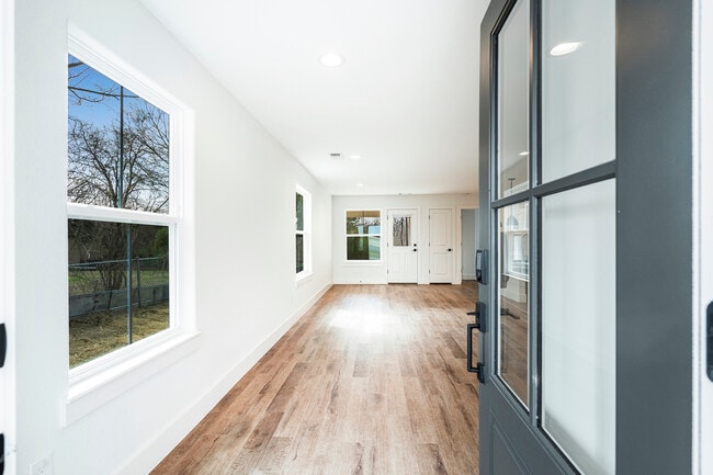 Building Photo - 1521 S Rusk Ave