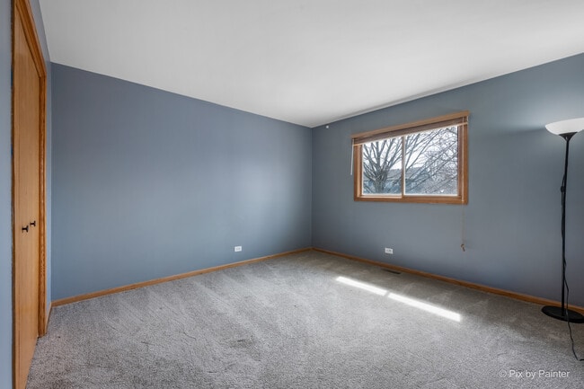 Building Photo - 2083 Maplewood Cir