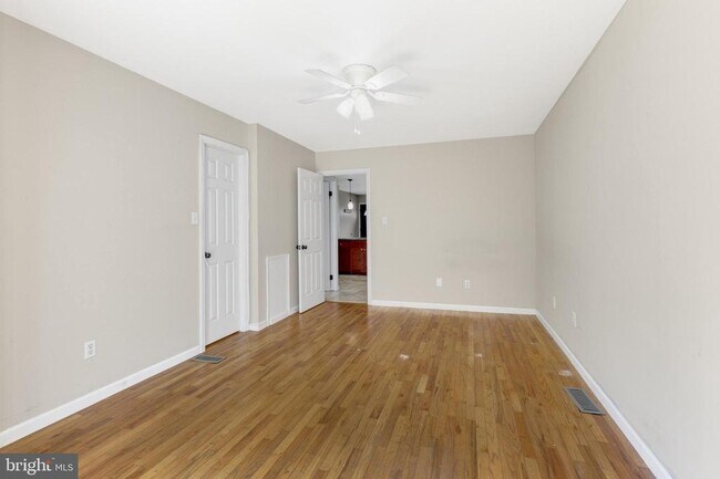 Building Photo - 941 New Market St