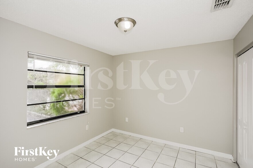 Building Photo - 4610 SW 143rd Ct W