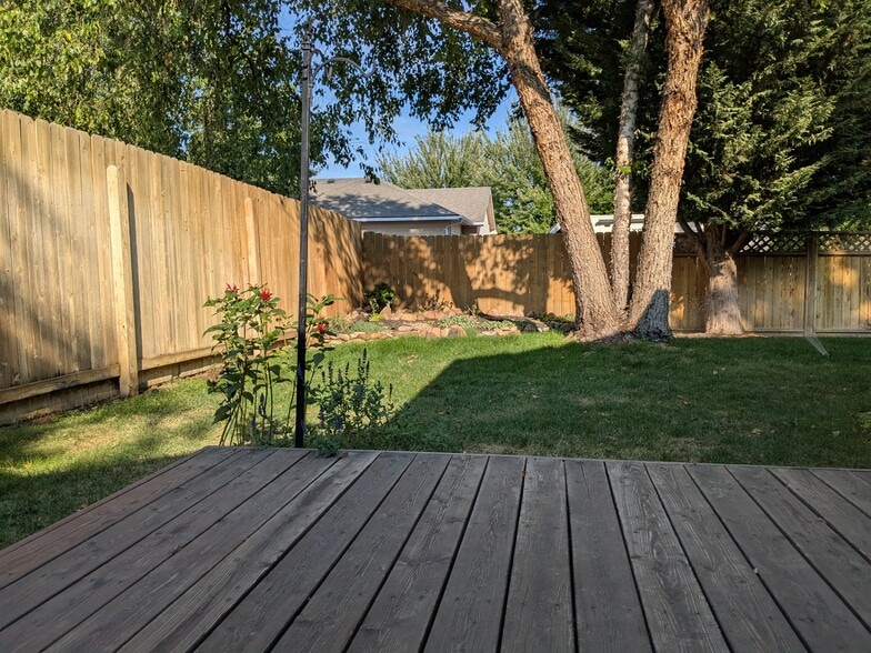 Building Photo - 17016 N Tanner Pl