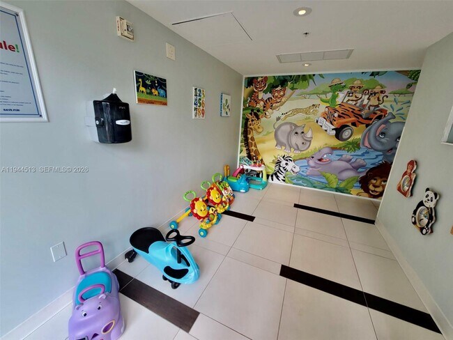 Building Photo - 92 SW 3rd St