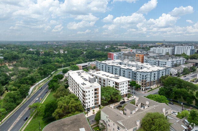Building Photo - Cascade Condominiums
