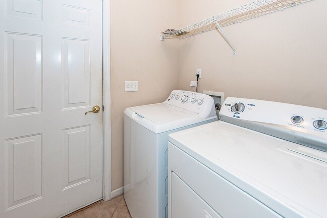 Building Photo - 5 Bedroom 2.5 Bath Home in Indigo Fields - North Charleston