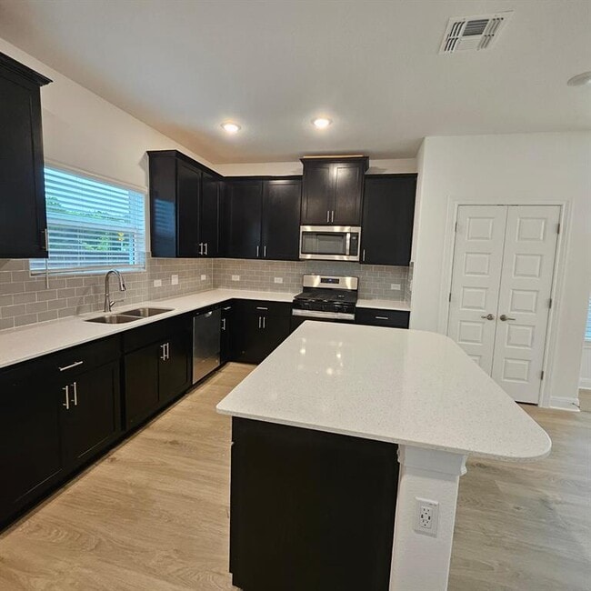 Building Photo - 10017 Milton Albert Way