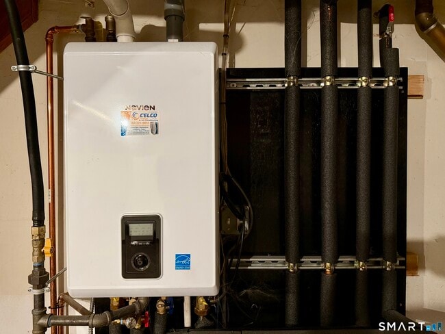 Building Photo - 33 Center Ave