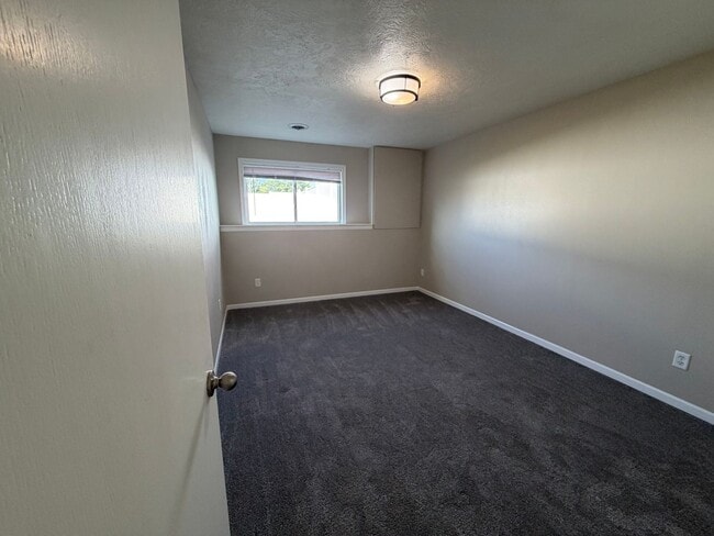 Building Photo - 3606 W Hughes Pl