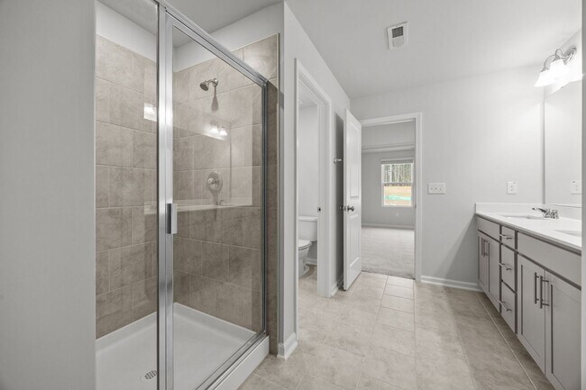 Building Photo - Charming 3BD/2.5BA Located In raleigh NC!!!