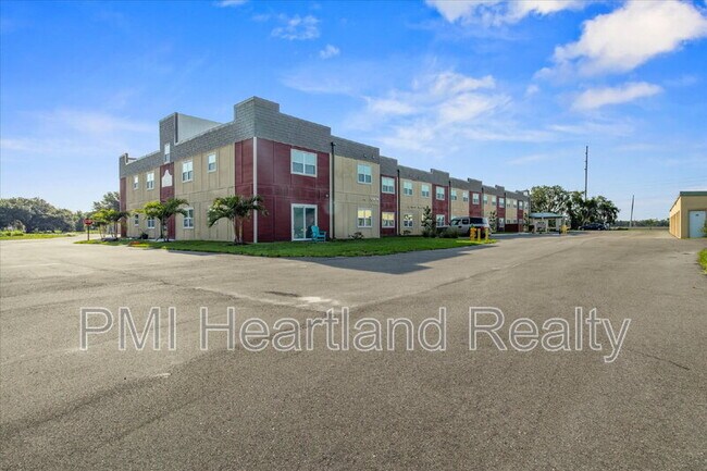 Building Photo - 260 Spanish Moss Cir