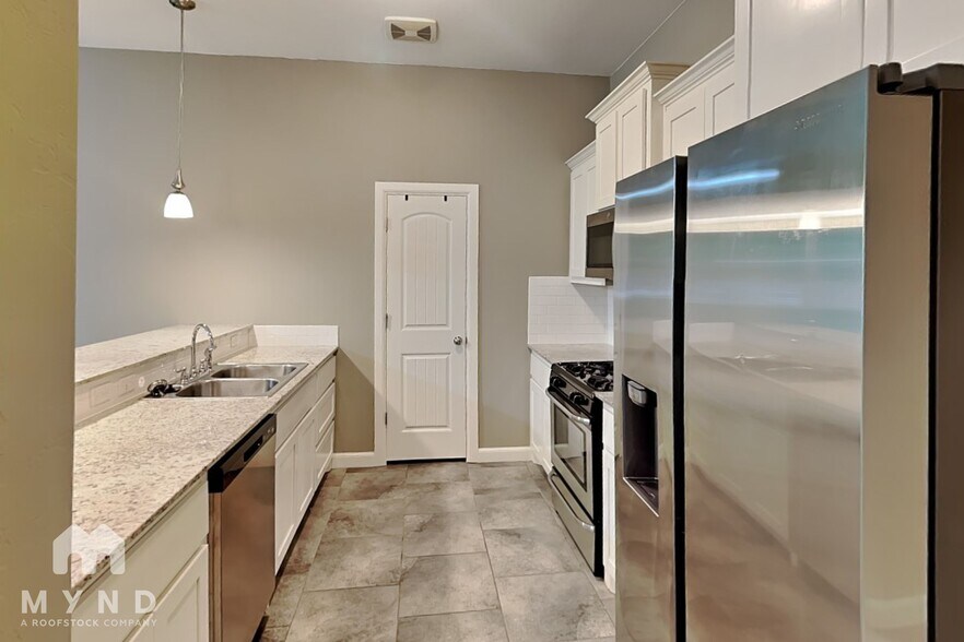 Building Photo - 1118 Merlin Dr