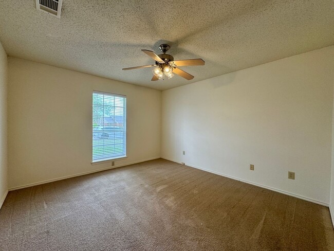 Building Photo - Duplex