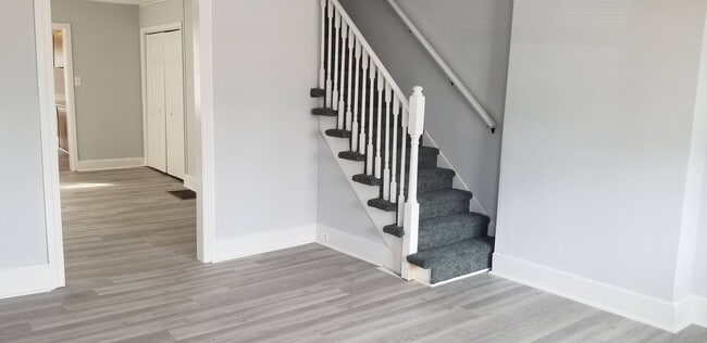 Building Photo - Townhouse in Downtown Smyrna - $1600.00 per Month!