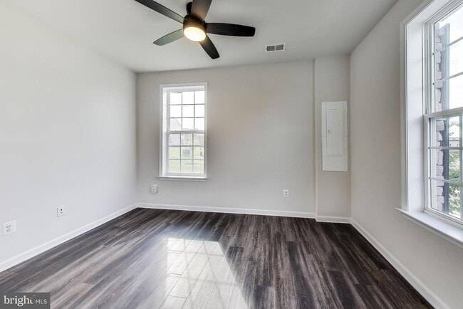 Building Photo - 2530 Lanham Hill Cir