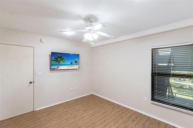 Building Photo - 1750 Jamaica Way