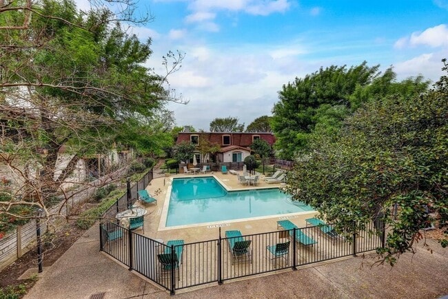 Building Photo - 7801 Shoal Creek Blvd