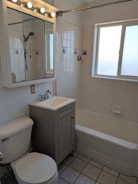 Building Photo - 651 N 200 W