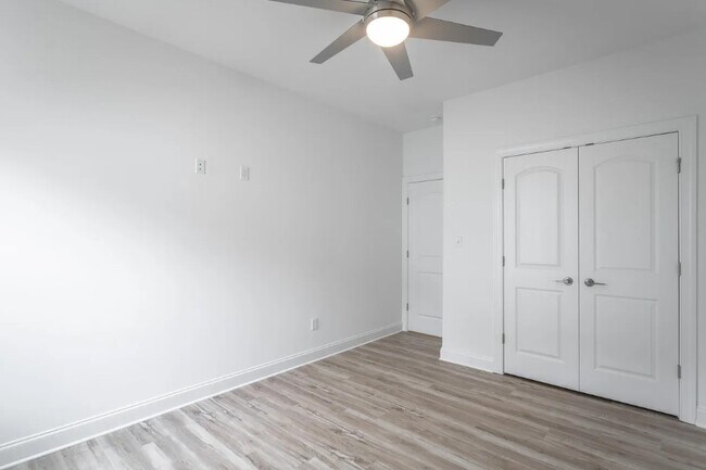 Building Photo - 6414 Satjanon Dr