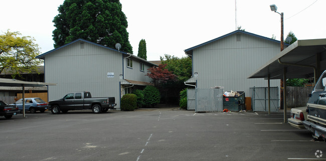 Primary Photo - 136-140 NE Conifer Blvd