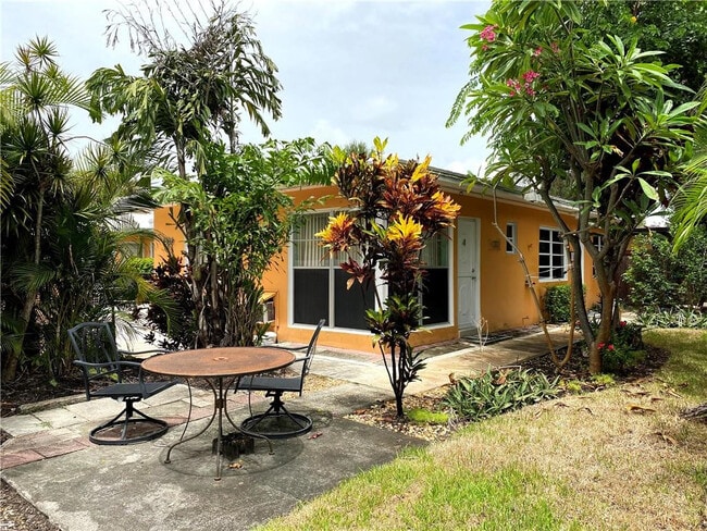 Building Photo - 1101 NE 17th Way