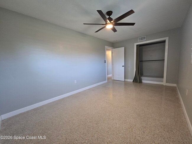 Building Photo - 550 Capri Rd