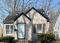 Building Photo - Renovated 3-Bedroom Home – We Welcome Sect...