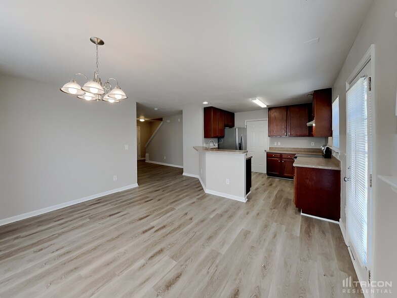 Building Photo - 1325 Rushing Creek Pkwy