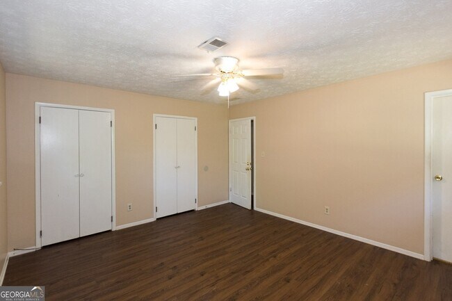 Building Photo - 3720 Sunny Hill Dr