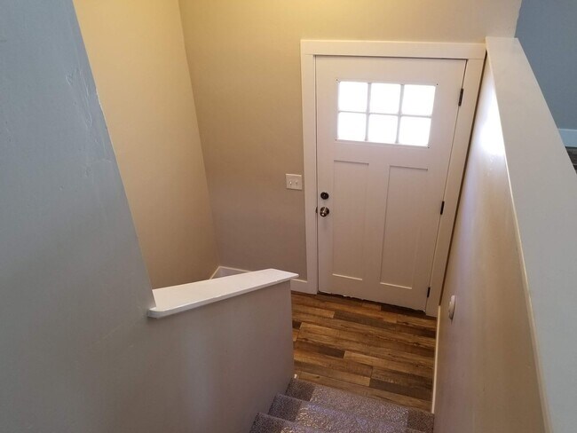 Building Photo - Spacious 5-Bedroom Magna Home with Deck and Ample Parking
