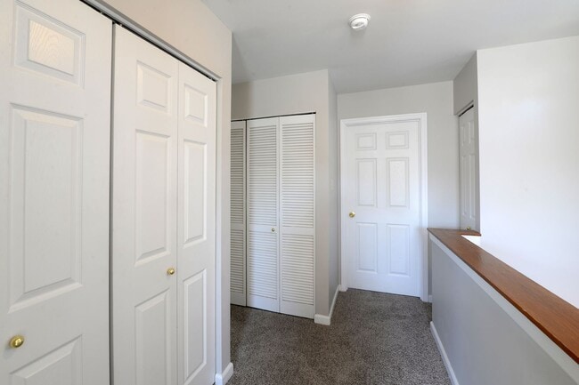 Building Photo - 4939 Heritage Heights Cir