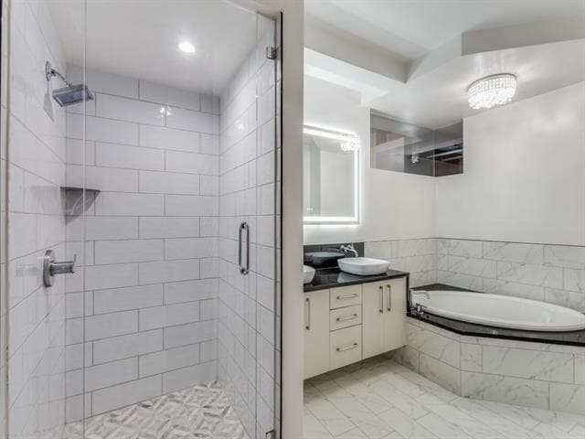 Building Photo - 2600 W 7th St