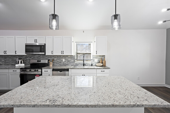 Building Photo - 4593 Windsor Spring Rd