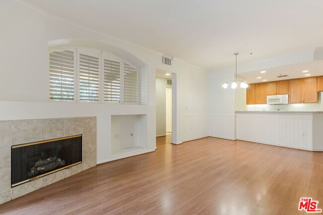 Building Photo - 13075 Pacific Promenade