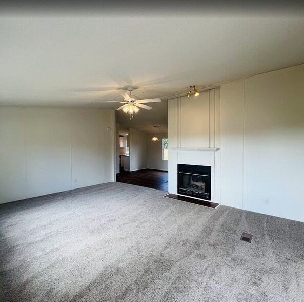 Building Photo - 127 County Road 3816