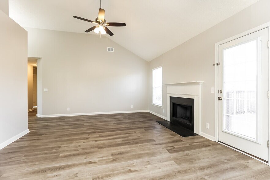 Building Photo - 6769 Ascot Dr