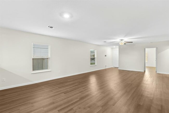 Building Photo - 16416 Farmhouse Ln