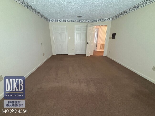 Building Photo - 5056 Catawba Valley Dr
