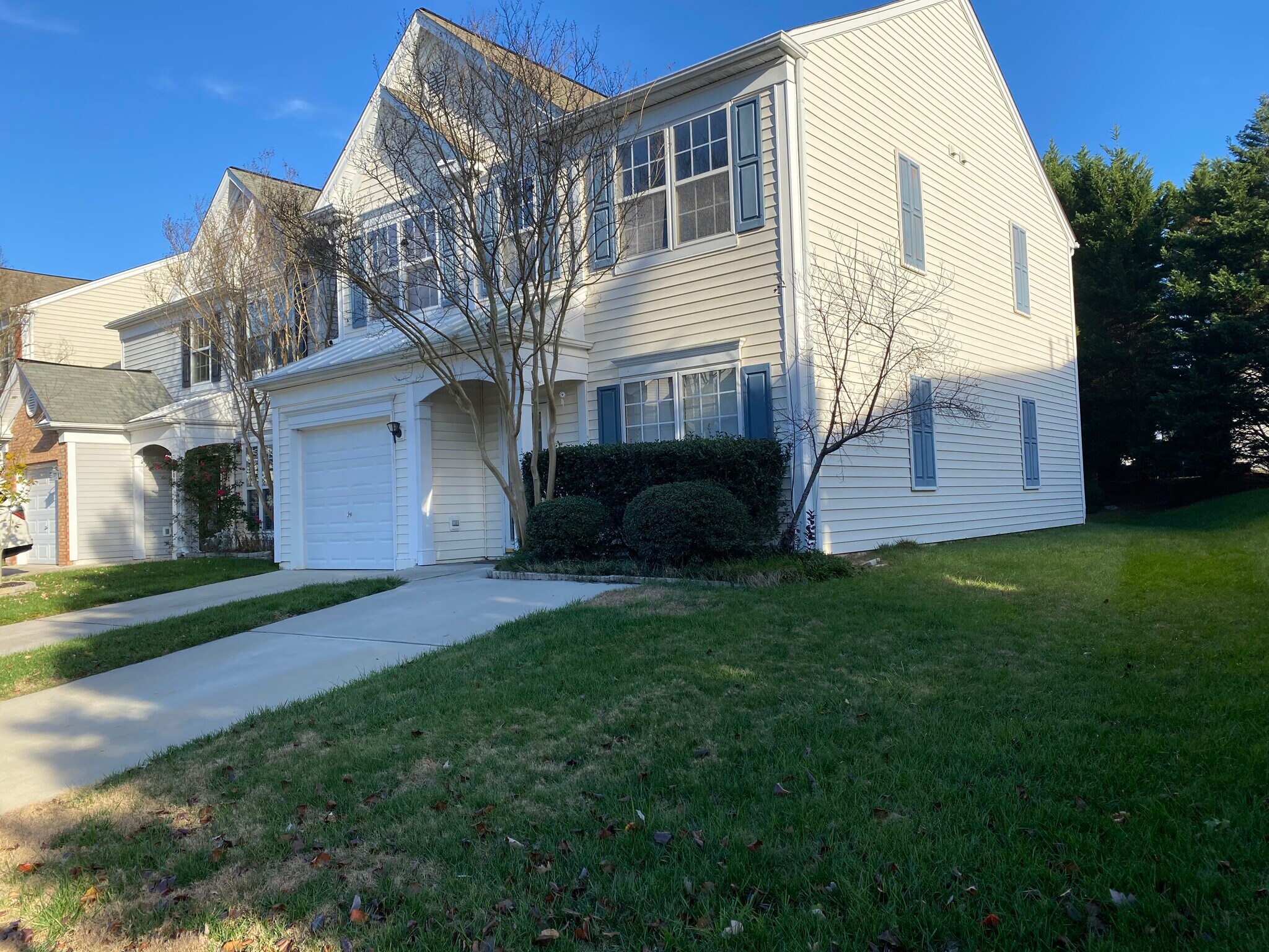 Side - 200 Durston Loop