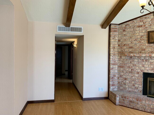Building Photo - 6745 Ridge Top Dr