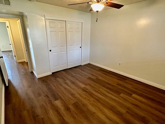 Building Photo - 9913 Spring Oak Dr