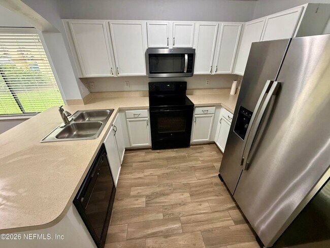 Building Photo - 622 Briar Way Ln