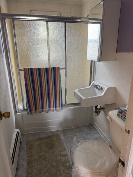 Building Photo - 28 Chestnut St