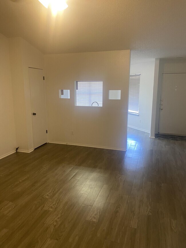 Building Photo - 3903 Trotwood Trail