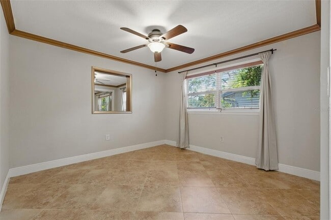 Building Photo - 4926 Camellia Way S