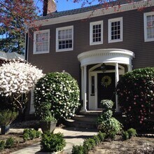 Building Photo - Beautiful 2br/1ba Upper Duplex in Desirabl...