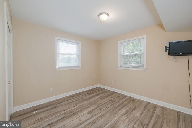Building Photo - 5002 Talbois Pl