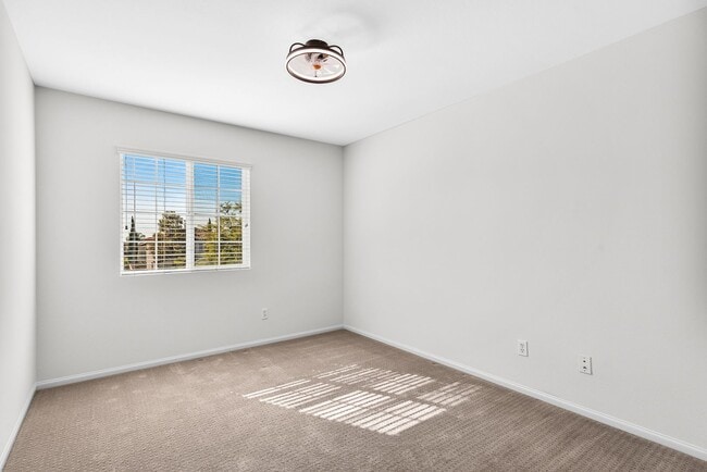 Building Photo - Spacious 4-Bedroom Home for Rent in Chula Vista – Available Now