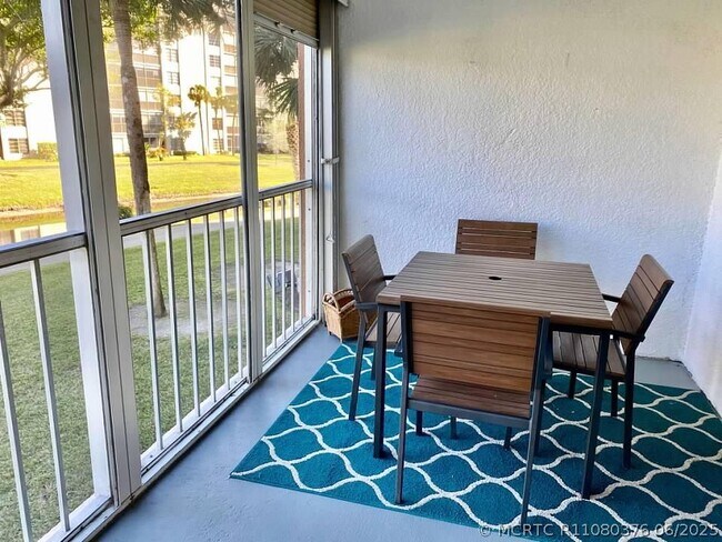 Building Photo - 14527 Bonaire Blvd