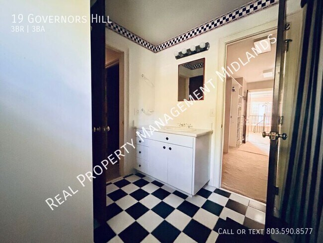 Building Photo - 19 Governors Hill-