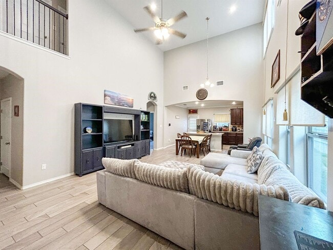 Building Photo - 8723 Shiloh Rock Dr