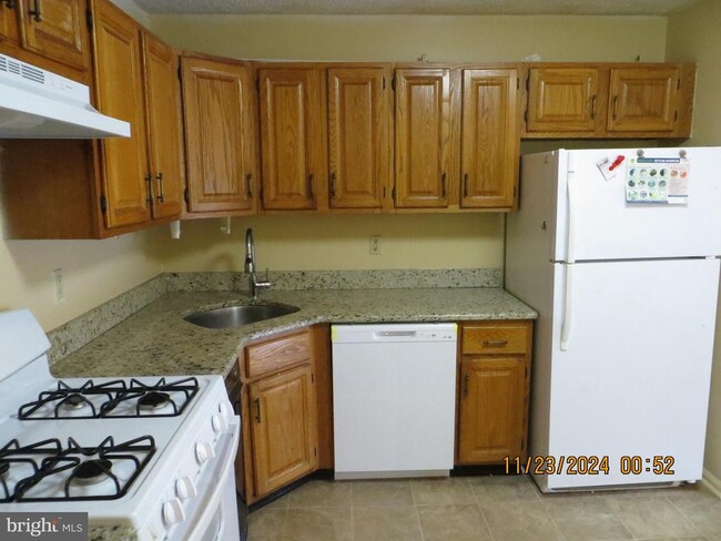 Building Photo - 19 Joyner Ct